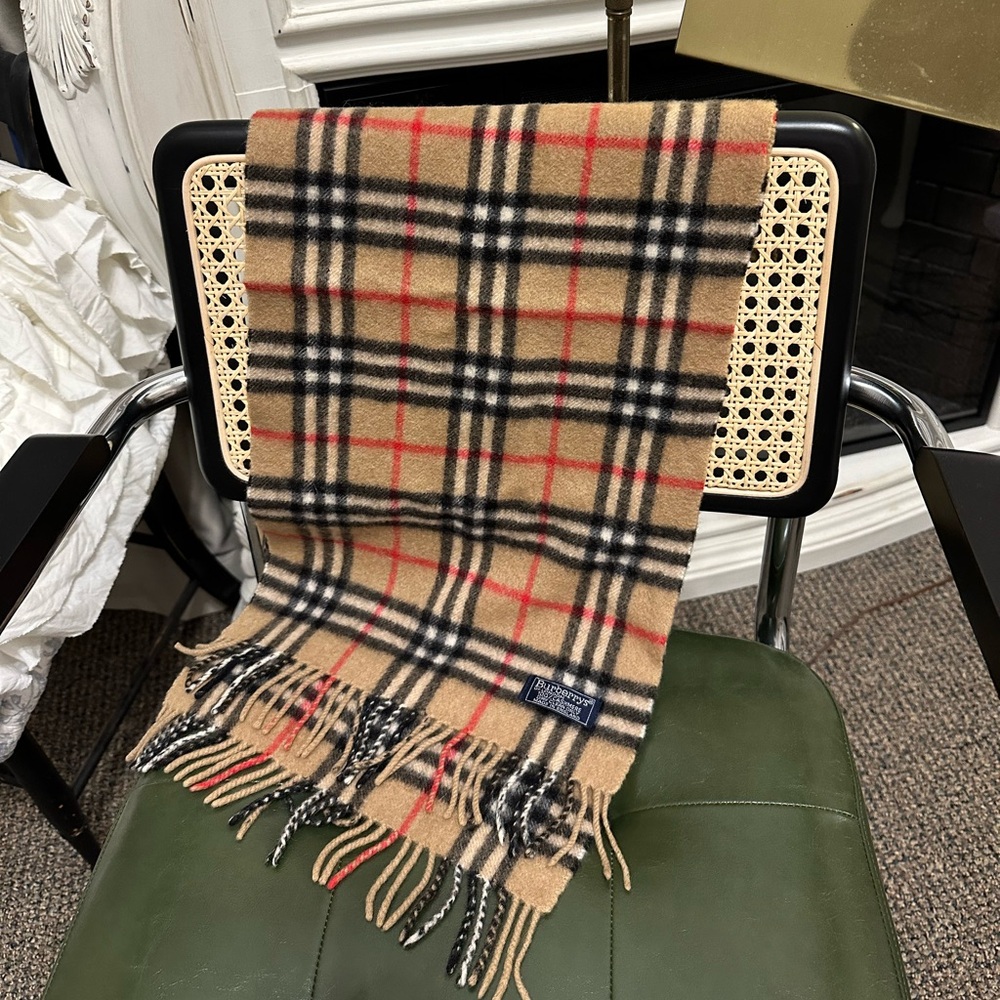 Vintage Burberrys Scarf - Picture 5 of 5